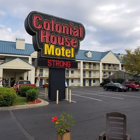פיג'ן פורג' Colonial House Motel מראה חיצוני תמונה
