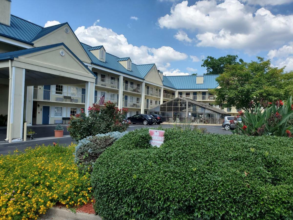 פיג'ן פורג' Colonial House Motel מראה חיצוני תמונה