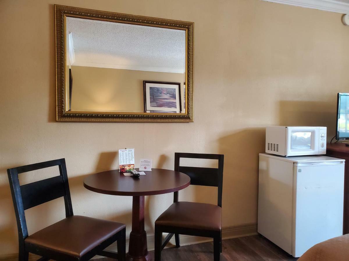 פיג'ן פורג' Colonial House Motel מראה חיצוני תמונה