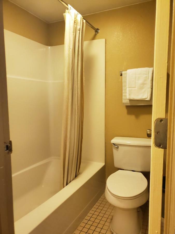 פיג'ן פורג' Colonial House Motel מראה חיצוני תמונה